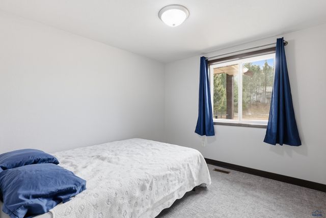 4950 WHISPERING PINES DR, Rapid City, SD 57702