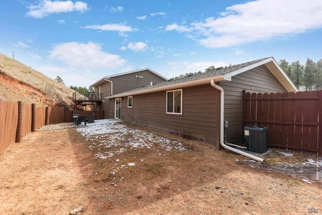 4950 WHISPERING PINES DR, Rapid City, SD 57702