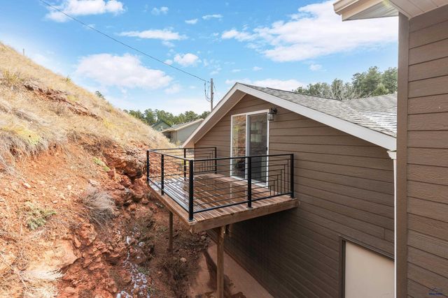 4950 WHISPERING PINES DR, Rapid City, SD 57702