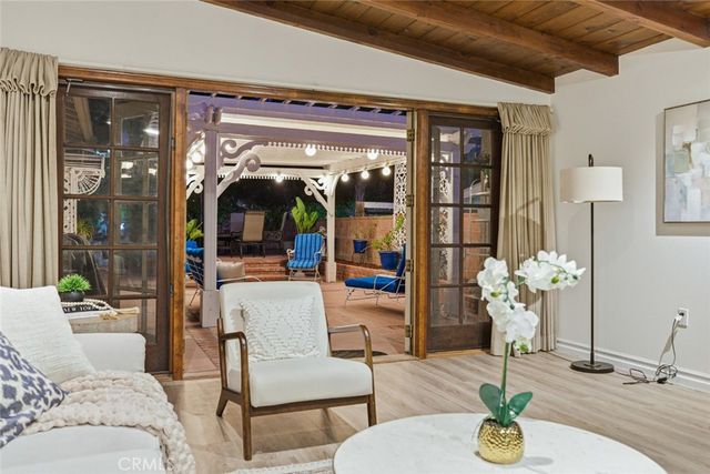 9862 Cabanas, Tujunga, CA 91042