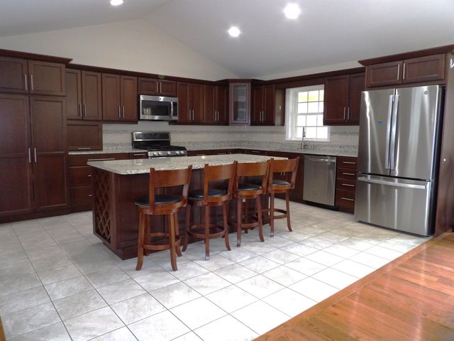 71 Cobb Lane, Clarendon, VT 05959