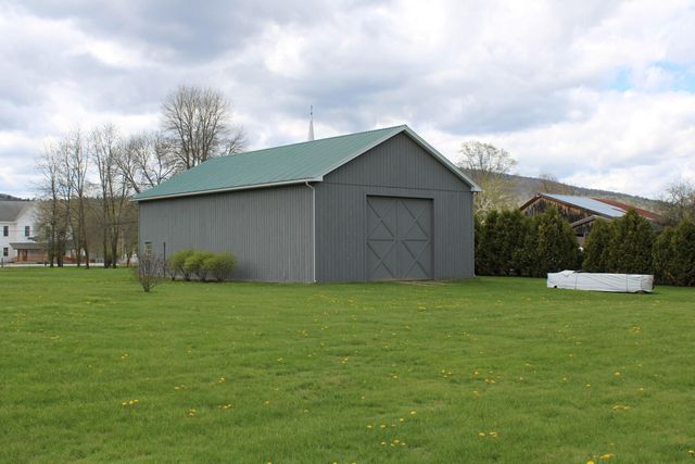 71 Cobb Lane, Clarendon, VT 05959