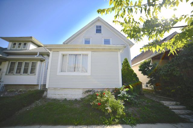 916 S 75th STREET, West Allis, WI 53214