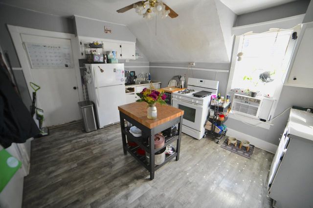 916 S 75th STREET, West Allis, WI 53214