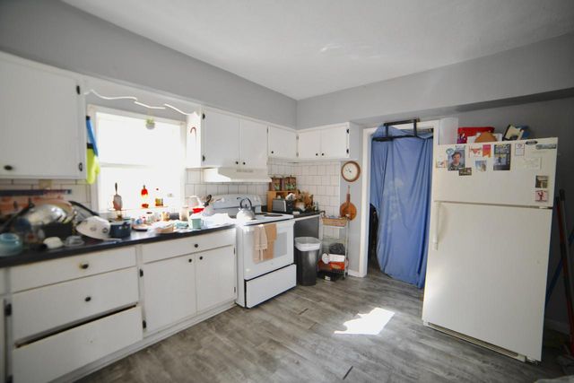 916 S 75th STREET, West Allis, WI 53214