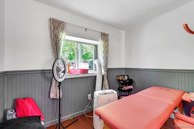 394 S Elm Street, Lapeer, MI 48446