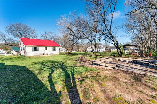 305 Shaver Street, Berryville, AR 72616