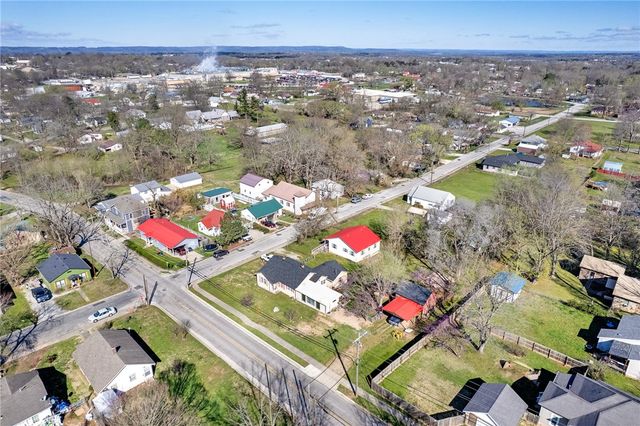 305 Shaver Street, Berryville, AR 72616