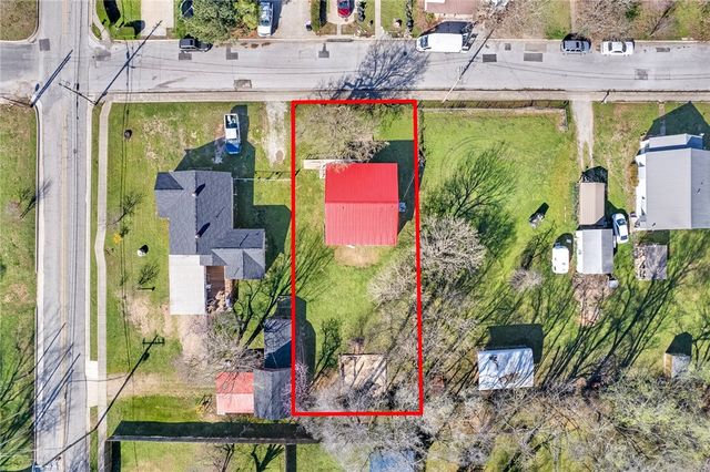 305 Shaver Street, Berryville, AR 72616