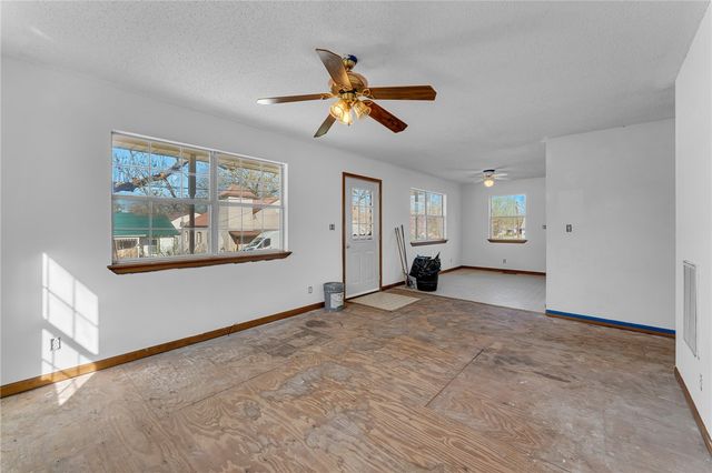 305 Shaver Street, Berryville, AR 72616