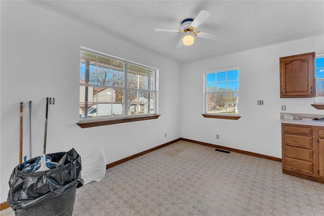 305 Shaver Street, Berryville, AR 72616