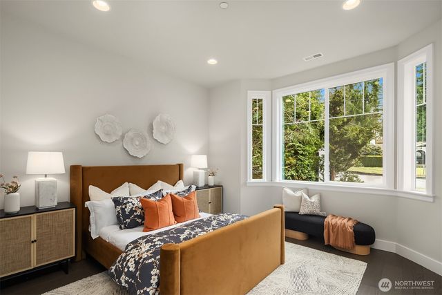 8258 133rd Avenue NE, Redmond, WA 98052