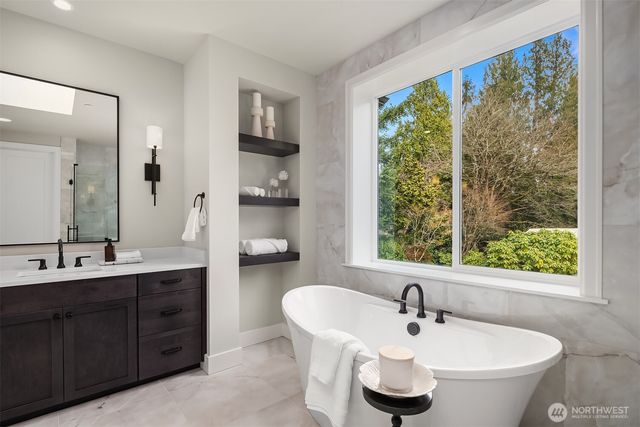 8258 133rd Avenue NE, Redmond, WA 98052