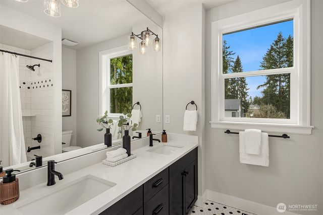8258 133rd Avenue NE, Redmond, WA 98052