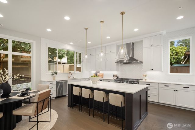 8258 133rd Avenue NE, Redmond, WA 98052