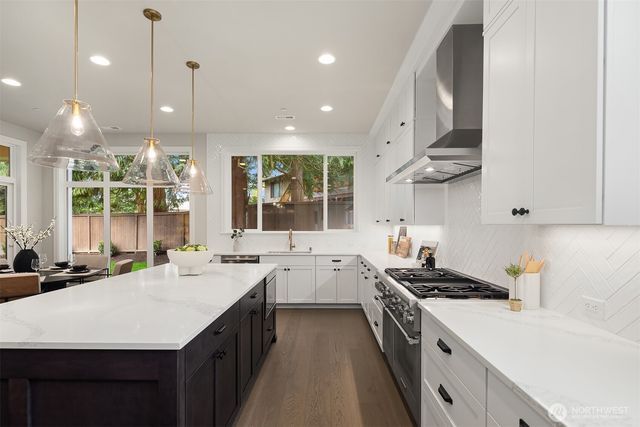8258 133rd Avenue NE, Redmond, WA 98052