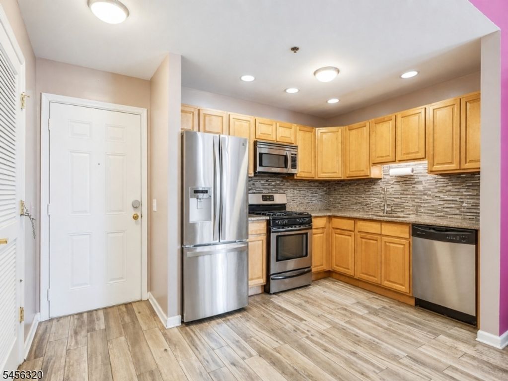 19 Market Street 401, Paterson City, NJ 07501 — photo 4