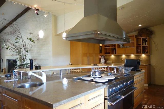 15201 Pocahantas, Apple Valley, CA 92307