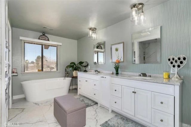15201 Pocahantas, Apple Valley, CA 92307