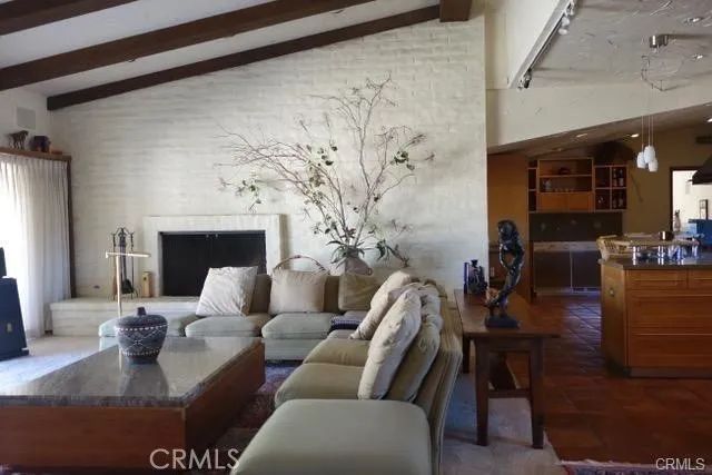 15201 Pocahantas, Apple Valley, CA 92307