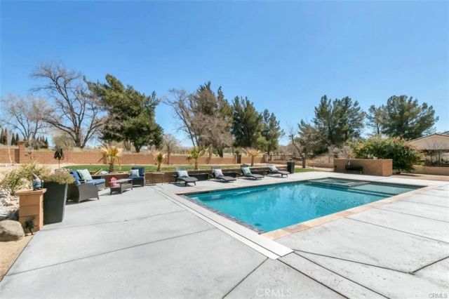 15201 Pocahantas, Apple Valley, CA 92307
