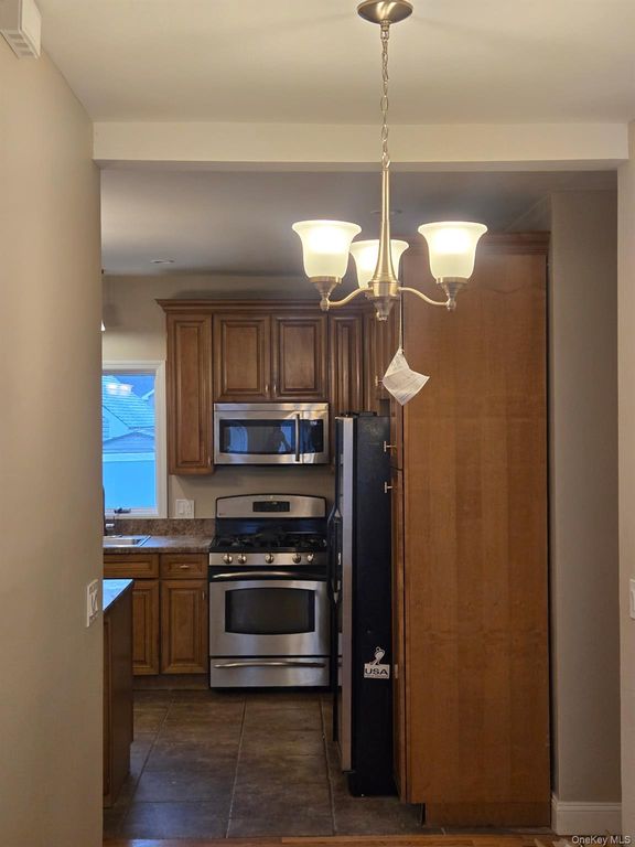 16 Babylon Drive, Sound Beach, NY 11789 — photo 4