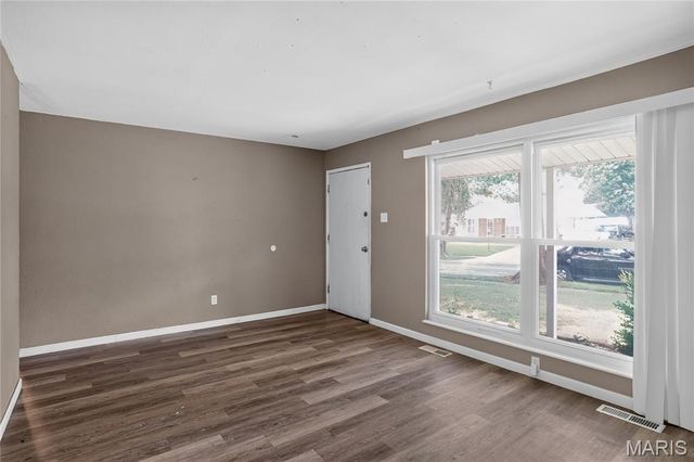 8428 Jacklin Avenue, Hazelwood, MO 63042