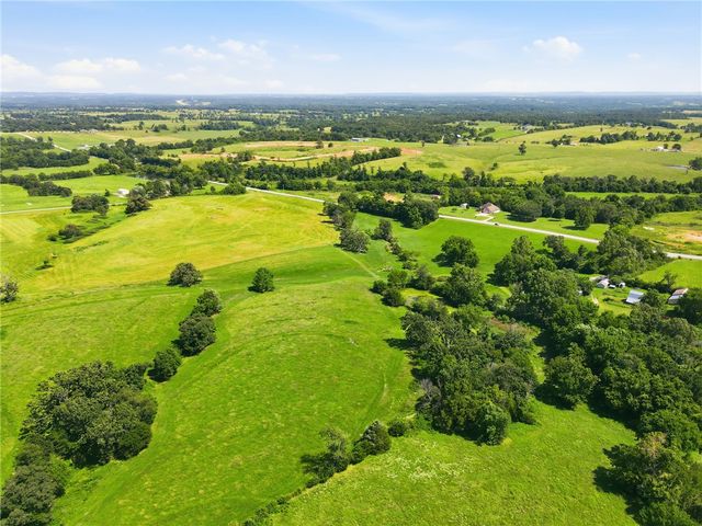 228 W 1st Avenue, Highfill, AR 72734