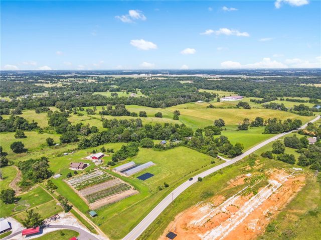 228 W 1st Avenue, Highfill, AR 72734