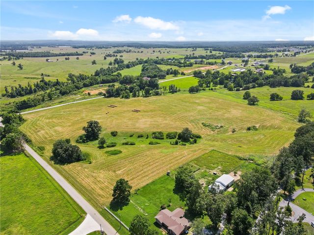 228 W 1st Avenue, Highfill, AR 72734