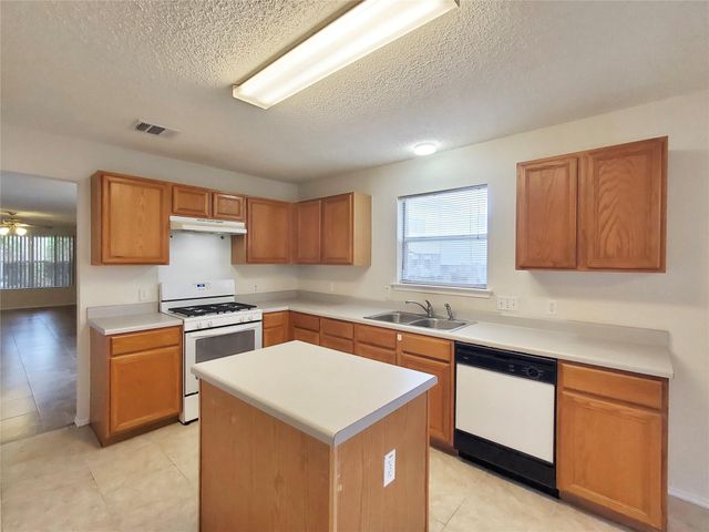 1926 Summer Rain DR, Cedar Park, TX 78613