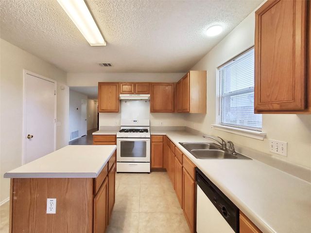 1926 Summer Rain DR, Cedar Park, TX 78613