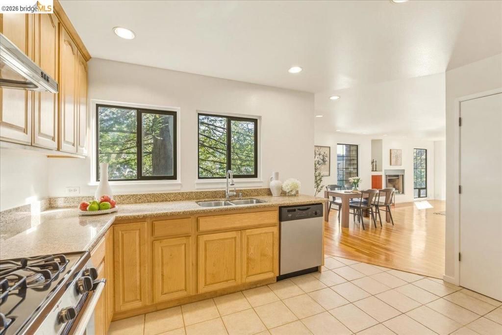 Image 12 of property listing at 1408 Henry St, Berkeley, CA 94709