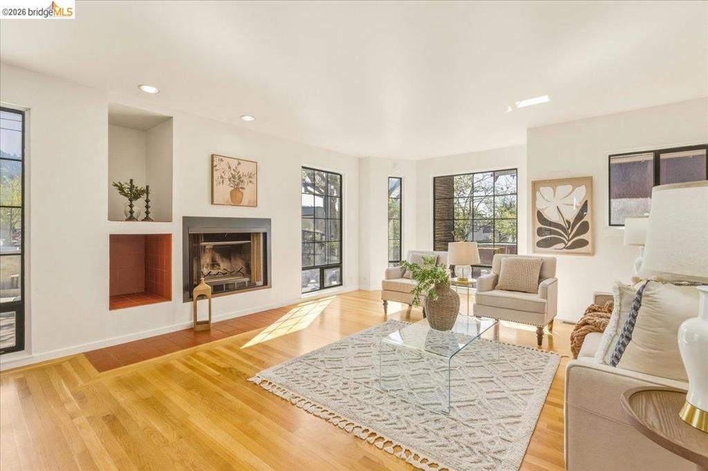 Image 5 of property listing at 1408 Henry St, Berkeley, CA 94709