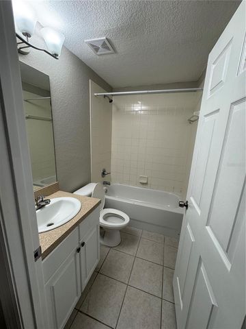 1011 FOX LAKE DRIVE, Lakeland, FL 33809
