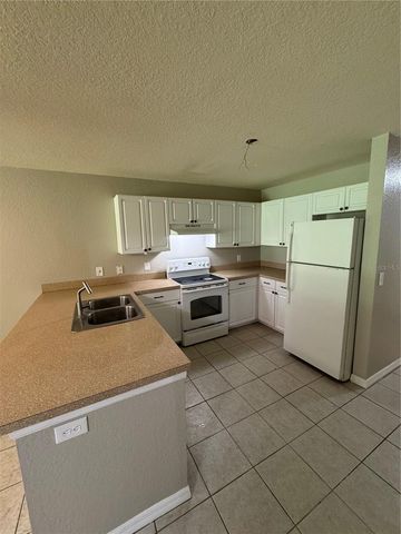 1011 FOX LAKE DRIVE, Lakeland, FL 33809