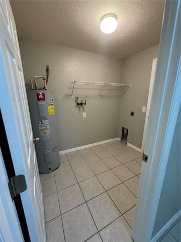 1011 FOX LAKE DRIVE, Lakeland, FL 33809