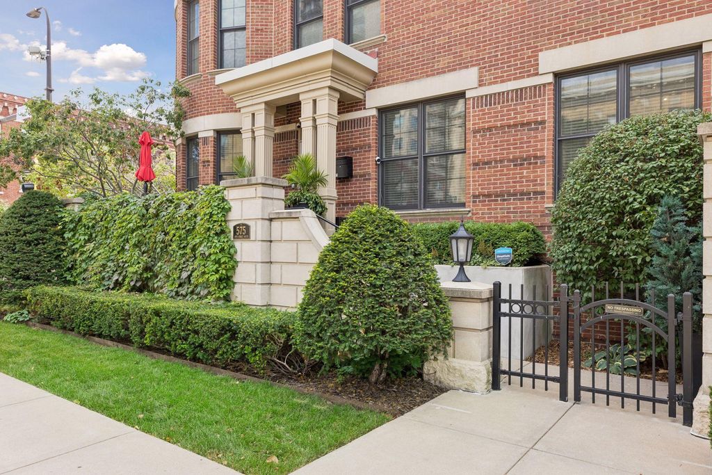 575 S 10th Street, Minneapolis, MN 55404 — photo 2