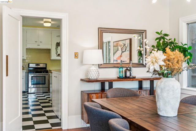 455 Lagunitas Ave, Oakland, CA 94610