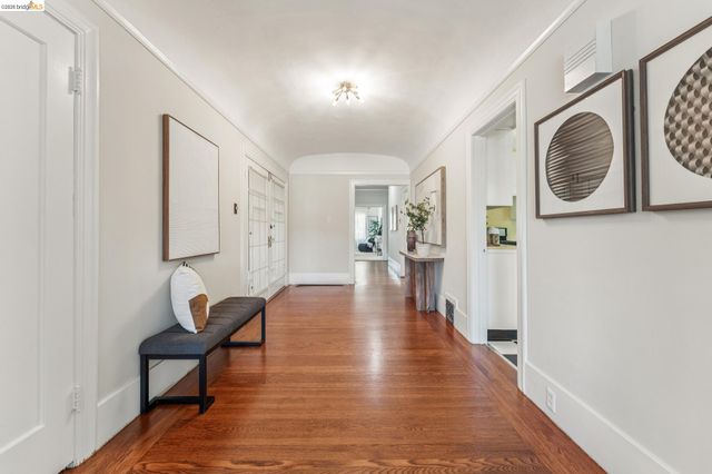 455 Lagunitas Ave, Oakland, CA 94610