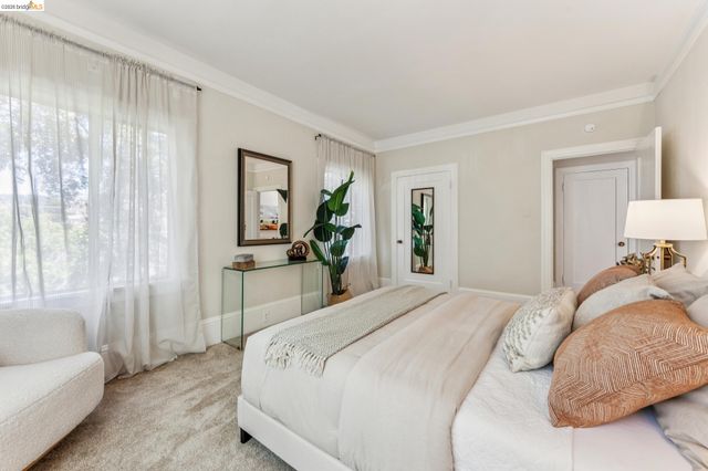 455 Lagunitas Ave, Oakland, CA 94610
