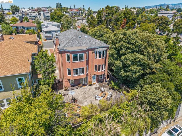 455 Lagunitas Ave, Oakland, CA 94610