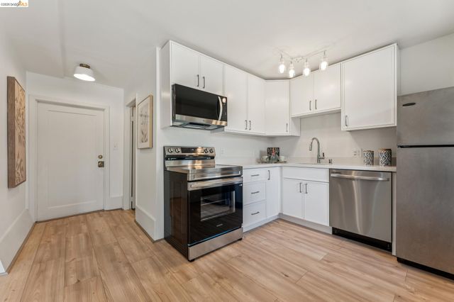 455 Lagunitas Ave, Oakland, CA 94610