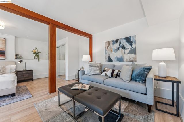 455 Lagunitas Ave, Oakland, CA 94610