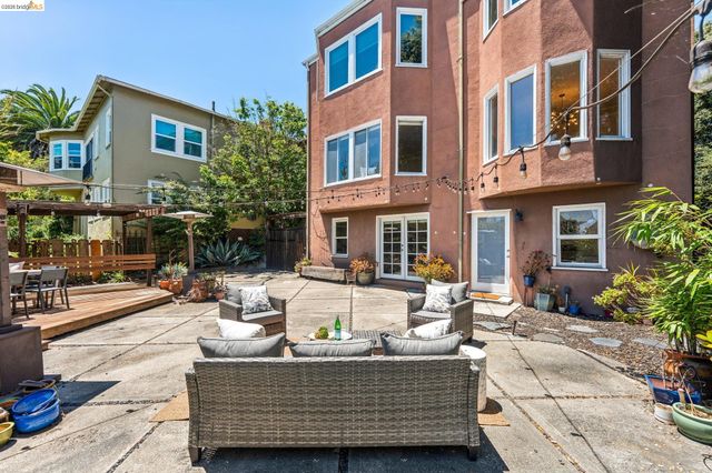 455 Lagunitas Ave, Oakland, CA 94610
