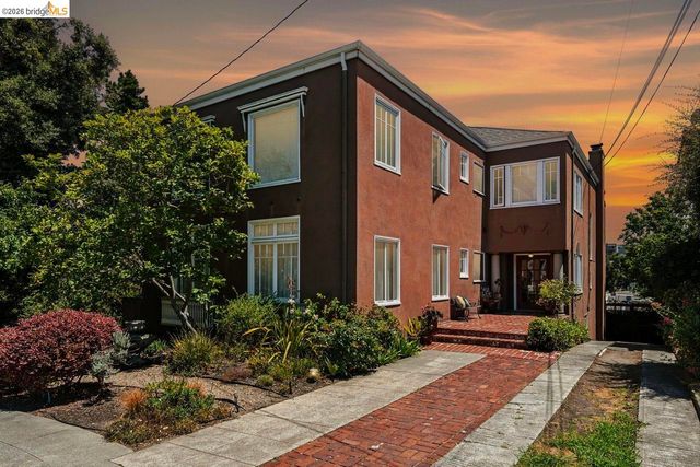 455 Lagunitas Ave, Oakland, CA 94610