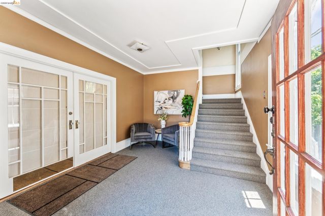 455 Lagunitas Ave, Oakland, CA 94610