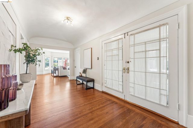 455 Lagunitas Ave, Oakland, CA 94610