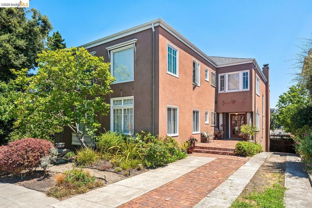 455 Lagunitas Ave, Oakland, CA 94610