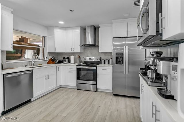 4926 Triton CT W, Cape Coral, FL 33904